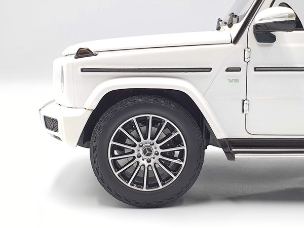 Xe Mô Hình Mercedes-Benz G-Class 2018 Limited Edition 400pcs 1:18 Minichamps ( Trắng )