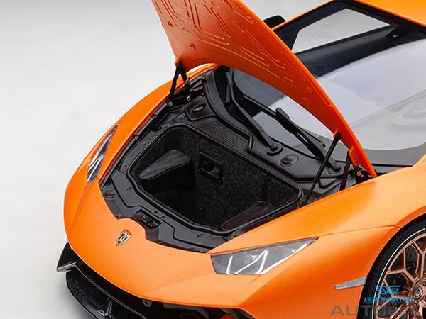 Xe Mô Hình Lamborghini Huracan Performante 1:12 Autoart ( Cam )