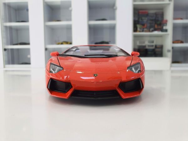 XE MÔ HÌNH LAMBORGHINI AVENTADOR LP700 1:18 WELLY-FX (CAM)