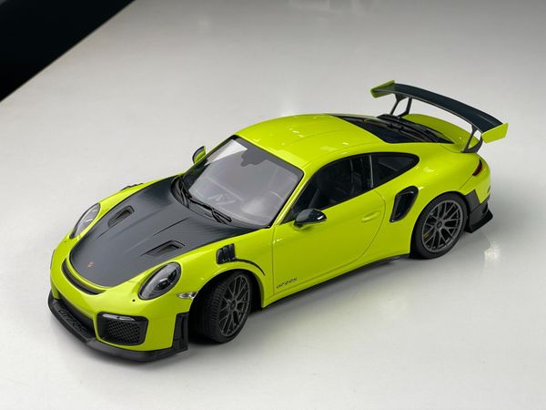 Xe Mô Hình Porsche 911 (911.2) GT2 RS 2018 1:18 Minichamps (Xanh Chuối)