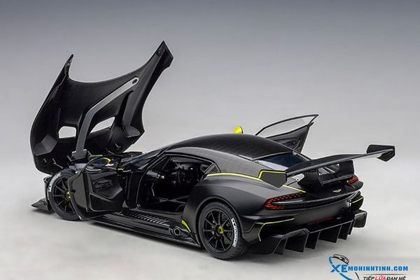 Xe Mô Hình Aston Martin Vulcan 2015 1:18 Autoart ( Matt Black/Green Stripes )