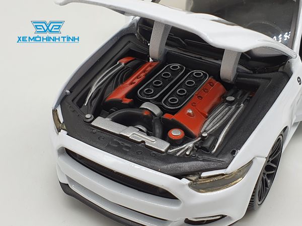 Xe Mô Hình Ford Mustang Gt Police 2015 1:24 Maisto (Trắng)