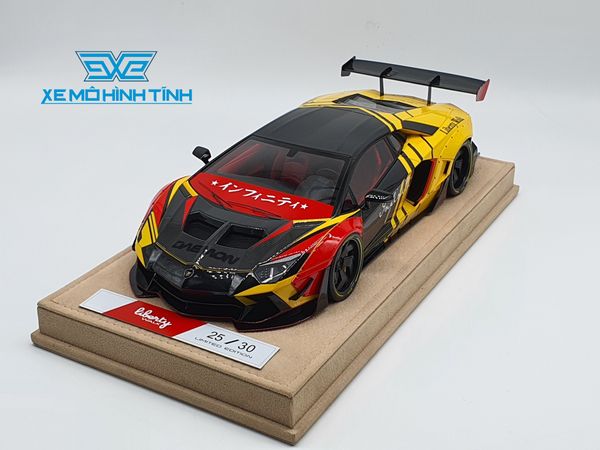 Xe Mô Hình LB Performance Lamborghini Aventador 2.0 Liberty Walk 1:18 ( Vàng - Đế Da ) 25/30 pcs