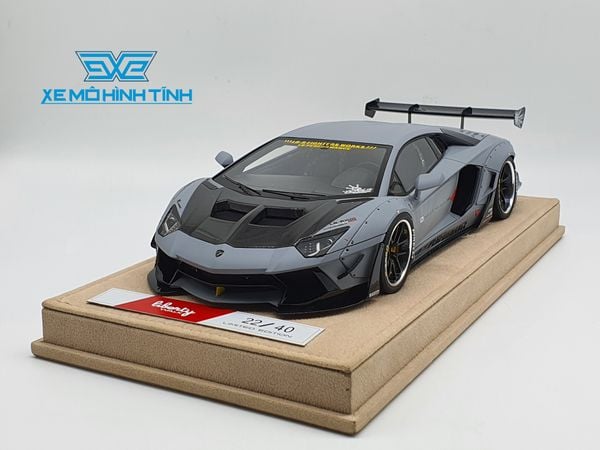 Xe Mô Hình LB Performance Lamborghini Aventador 2.0 Liberty Walk 1:18 ( Xám Tro - Đế Da )