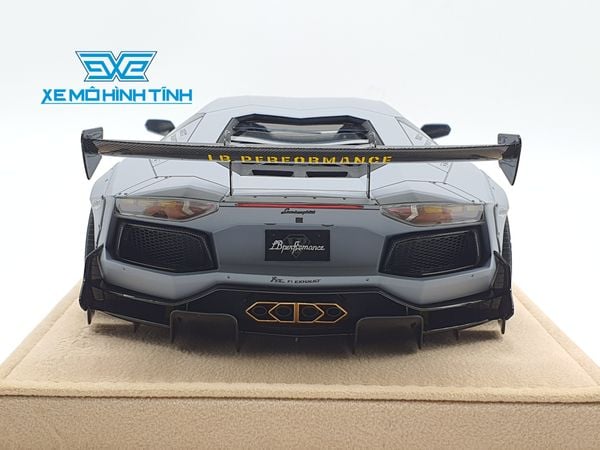 Xe Mô Hình LB Performance Lamborghini Aventador 2.0 Liberty Walk 1:18 ( Xám Tro - Đế Da )