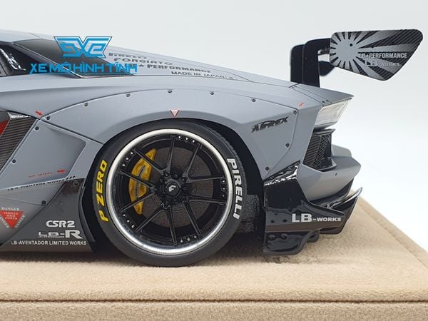 Xe Mô Hình LB Performance Lamborghini Aventador 2.0 Liberty Walk 1:18 ( Xám Tro - Đế Da )