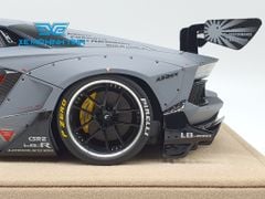 Xe Mô Hình LB Performance Lamborghini Aventador 2.0 Liberty Walk 1:18 ( Xám Tro - Đế Da )