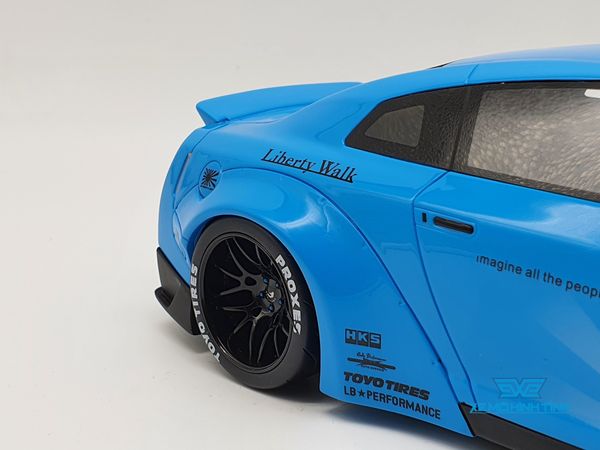 XE MÔ HÌNH NISSAN GT-R35 LB 1:18 GTSPIRIT (XANH)