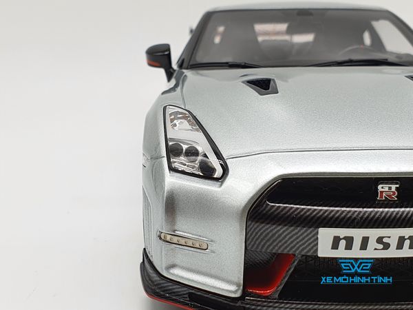 XE MÔ HÌNH NISSAN GT R35 NISMO 1:18 GTSPIRIT (XÁM)