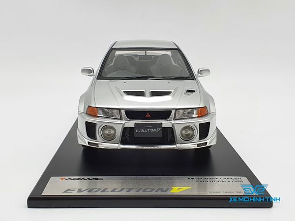 XE MÔ HÌNH Mitsubishi Lance Evolution V 1:18 TarmacWorks (BẠC)