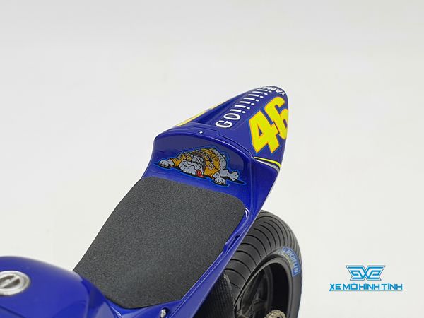 XE MÔ HÌNH YAMAHA YZR R1 VALENTINO ROSSI MOTOGP DONINGTON 2005 + FIGURE 1:12 MINICHAMPS (XANH DƯƠNG #46)