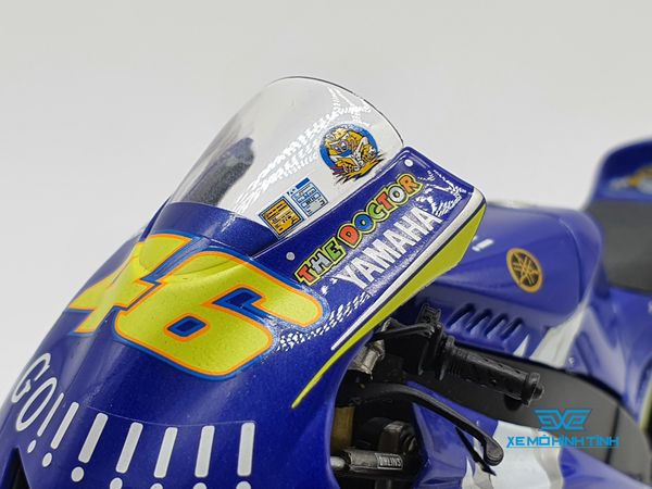 XE MÔ HÌNH YAMAHA YZR R1 VALENTINO ROSSI MOTOGP DONINGTON 2005 + FIGURE 1:12 MINICHAMPS (XANH DƯƠNG #46)