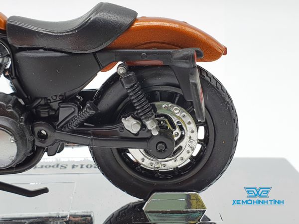 XE MÔ HÌNH HARLEY DAVIDSON 2014 SPORTSTER IRON 883 1:18 ( CAM ) MAISTO