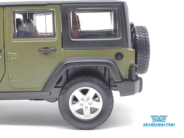 XE MÔ HÌNH JEEP WRANGLER UNLIMITED 2015 1:24 MAISTO (XANH QUÂN ĐỘI)