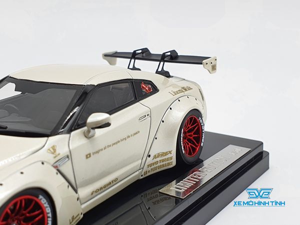 XE MÔ HÌNH NISSAN GTR R35 LB WORKS LIBERTY WALK 1:43 ONE MODEL (PEARL WHITE)