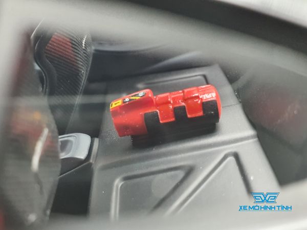 Xe Mô Hình Gunther Werks 400R 1:18 GTSpirit ( Đen )