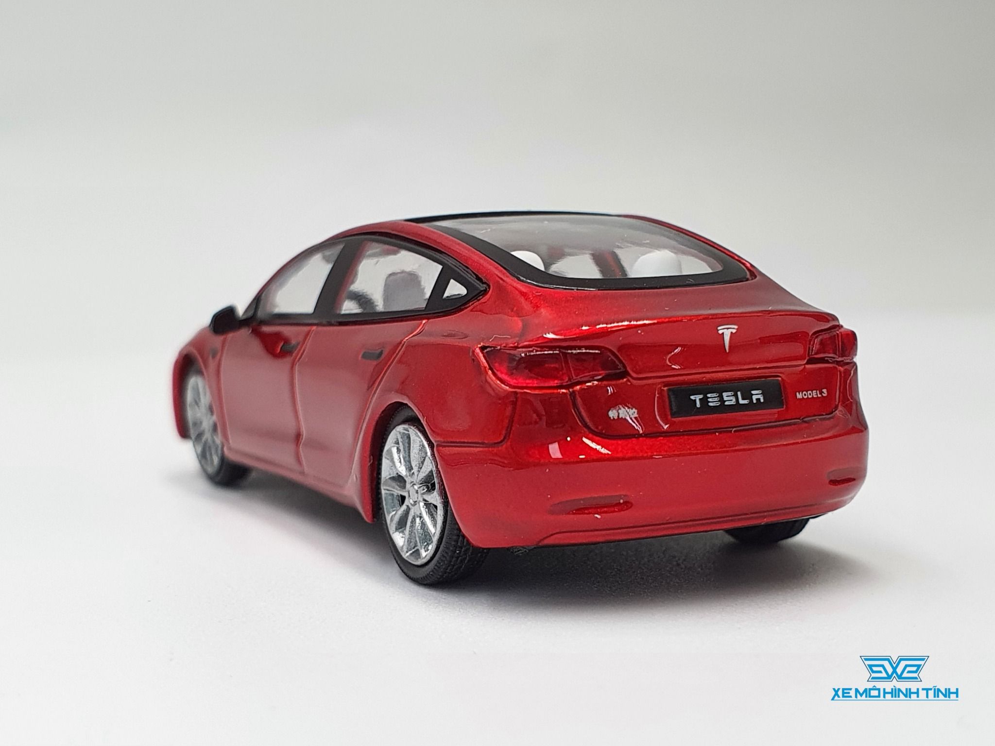 Mô hình xe ô tô điện Tesla tỷ lệ 132  Blue Mô Hình