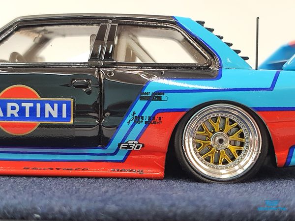 Xe Mô Hình BMW E30 M3 Zwingfilms Martini 1:64 404 Error ( Đen Martini )