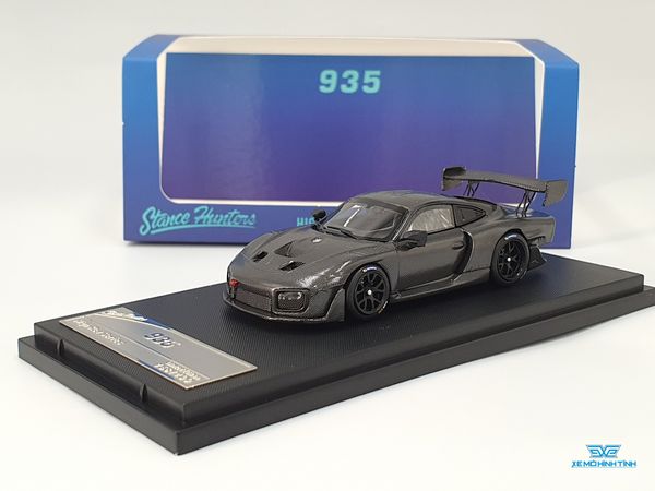 Xe Mô Hình Porsche 935 1:64 Stance Hunters (Xám Carbon)