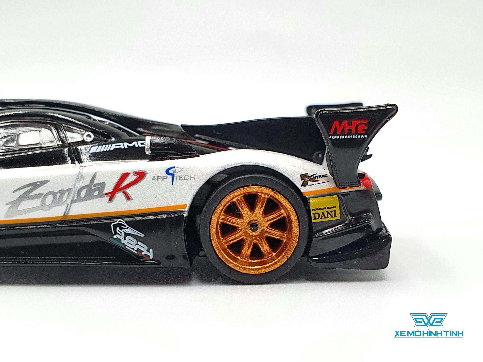 Modellino Pagani Zonda Revolucion Bianco - Scala 1:64 - Colourful Miniature