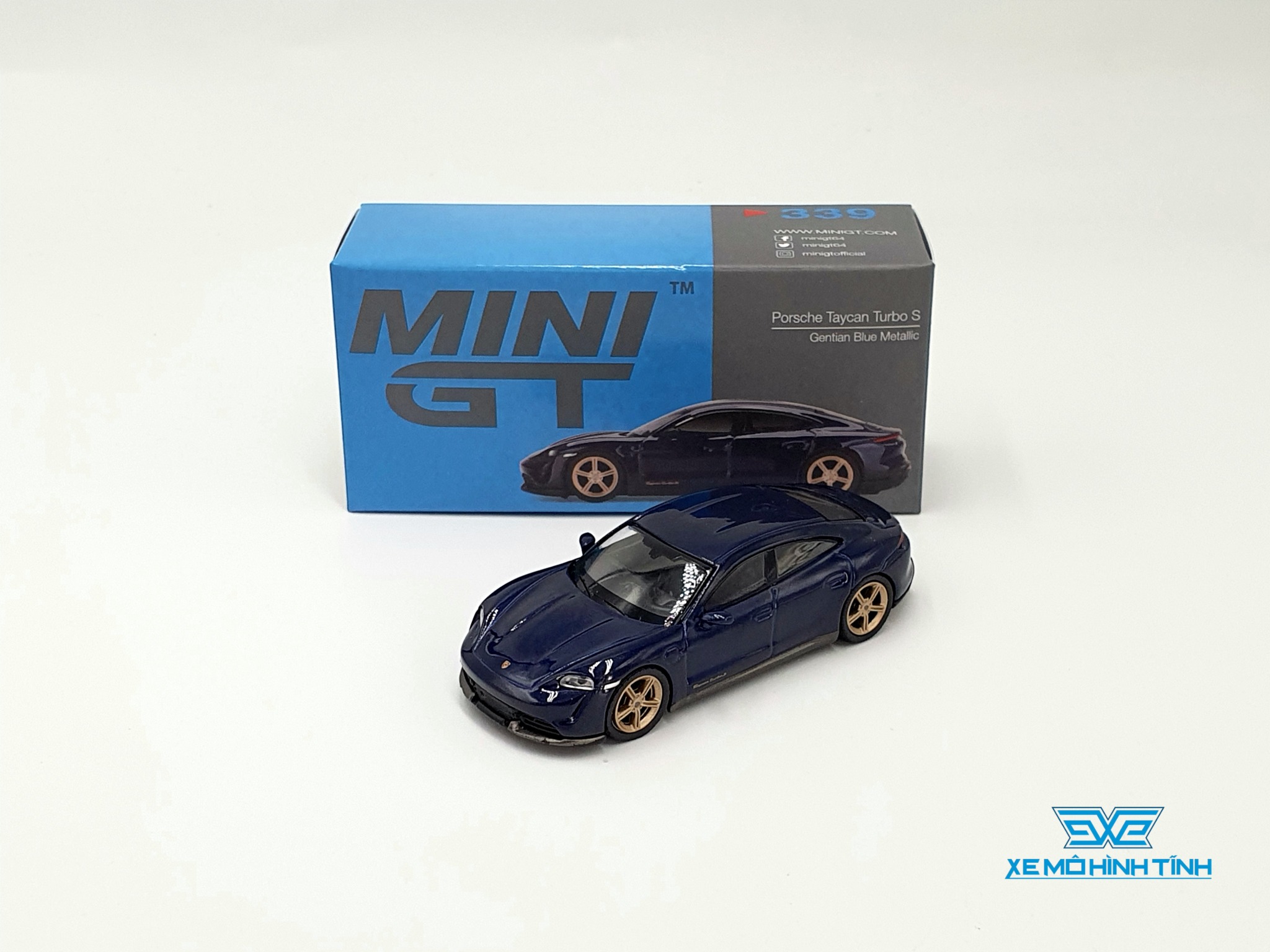 Xe Mô Hình Porsche Taycan Turbo S Gentian Blue Metallic LHD 1:64
