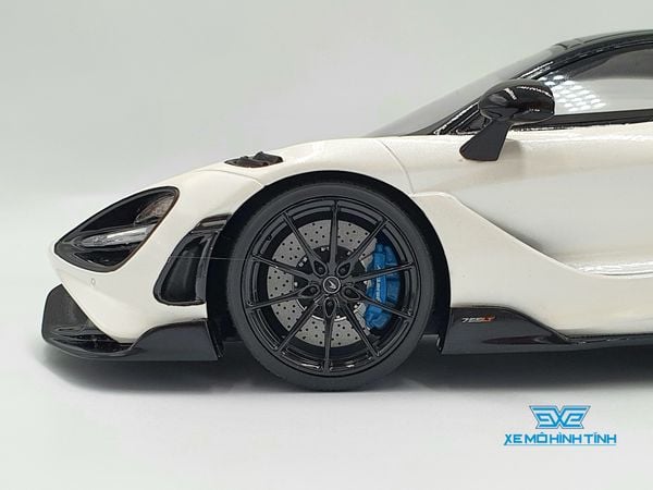 D: Mclaren 765 LT-Silica White - 2020 1/18 GTSpirit