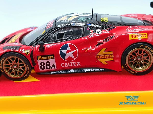 Xe Mô Hình Ferrari 488 GT3 Bathurst 12h 2017 Lowndes, Whincup, Vilander 1:64 Tarmac Works (Đỏ)