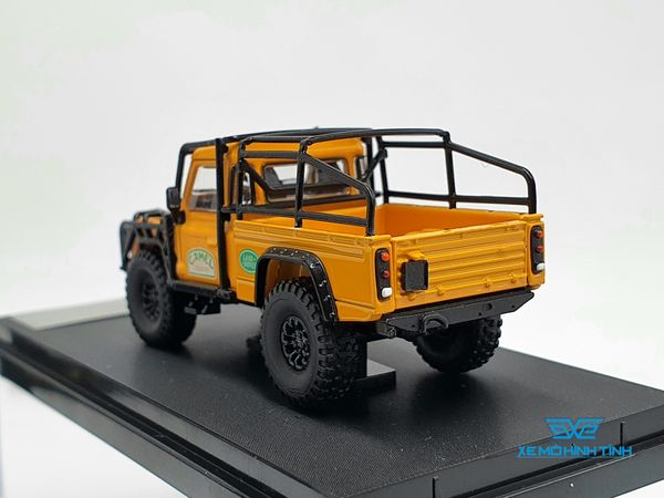 Xe Mô Hình Hình Land Rover Defender 110 1:64 Master ( Vàng Camel)