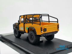 Xe Mô Hình Hình Land Rover Defender 110 1:64 Master ( Vàng Camel)