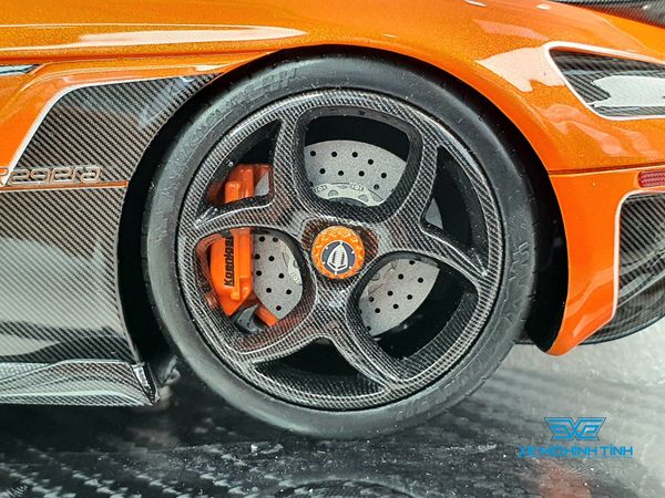 Xe Mô Hình Koenigsegg Regera 1:18 FrontiArt (Cam)