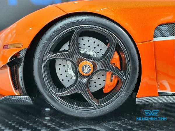 Xe Mô Hình Koenigsegg Regera 1:18 FrontiArt (Cam)