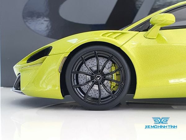 Xe Mô Hình McLaren Artura Green 1:18 GTSpirit ( Xanh Chuối )