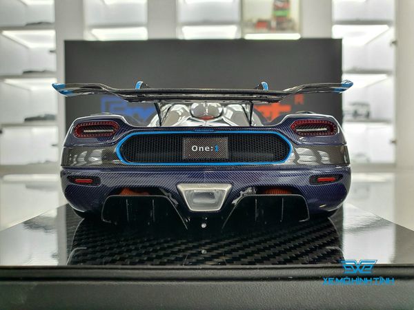 Xe Mô Hình Koenigsegg One:1 1:18 FrontiArt (Xanh Carbon)