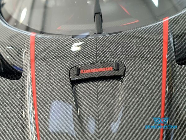 Xe Mô Hình Koenigsegg Agera RS 1:18 Frontiart ( Carbon Viền Đỏ )