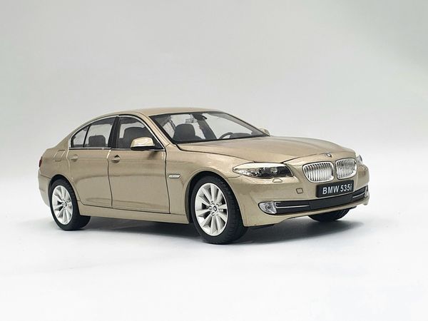 Xe Mô Hình Bmw 535I 1:24 Welly (Gold)