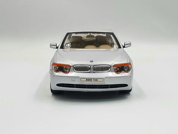 XE MÔ HÌNH BMW 745I 1:24 WELLY (BẠC)