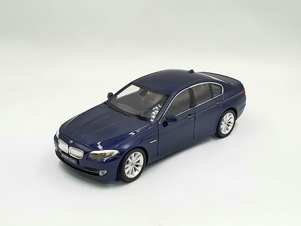 XE MÔ HÌNH BMW 535I 1:24 WELLY (XANH)