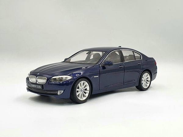 XE MÔ HÌNH BMW 535I 1:24 WELLY (XANH)