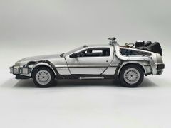 Xe Mô Hình Dmc Back To The Future I 1:24 Welly (Bạc)