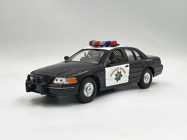 Xe Mô Hình Ford Crown Victoria Police 1:24 Welly