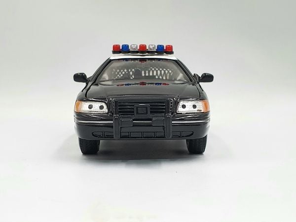 Xe Mô Hình Ford Crown Victoria Police 1:24 Welly