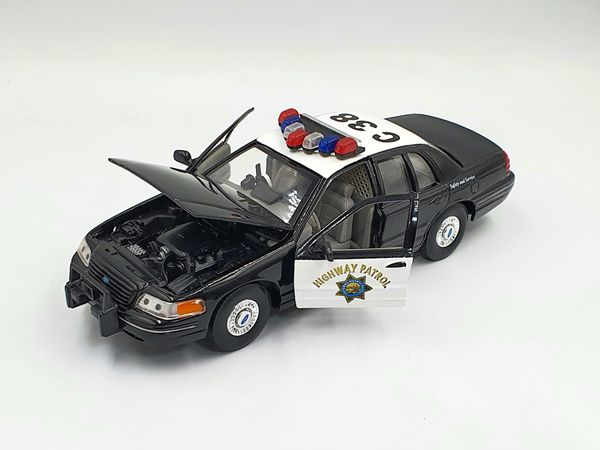 Xe Mô Hình Ford Crown Victoria Police 1:24 Welly