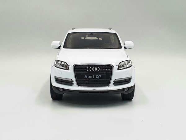 XE MÔ HÌNH AUDI Q7 1:24 WELLY (TRẮNG)