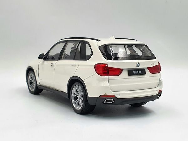 XE MÔ HÌNH BMW X5 1:24 WELLY (TRẮNG)