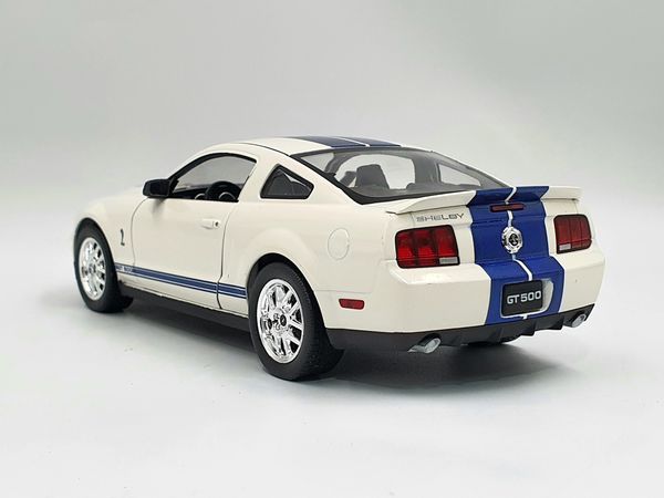 Xe Mô Hình Ford Shelby Cobra Gt500 2007 1:24 Welly (Trắng)