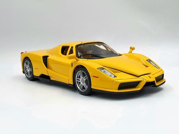 XE MÔ HÌNH FERRARI ENZO 1:24 BBURAGO (VÀNG)