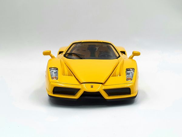 XE MÔ HÌNH FERRARI ENZO 1:24 BBURAGO (VÀNG)