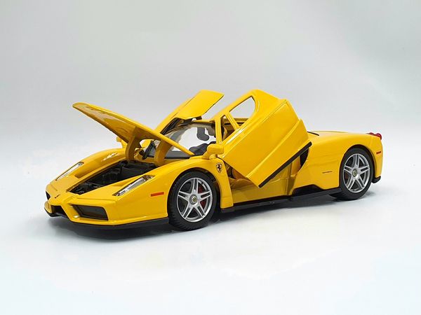 XE MÔ HÌNH FERRARI ENZO 1:24 BBURAGO (VÀNG)