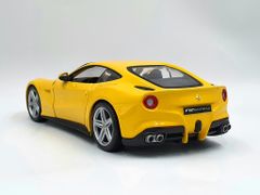 XE MÔ HÌNH FERRARI F12 BERLINETTA 1:24 BBURAGO (VÀNG)