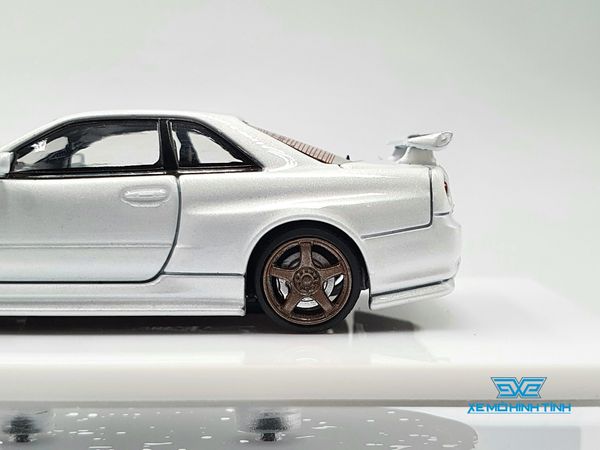 Xe mô hình Nissan GTR R34 Z-Tune Diecast-Openable Hood 1:64 Time Micro (Trắng) + Fig